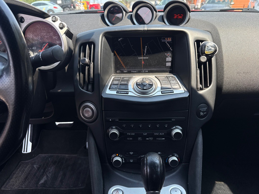 2013 Nissan 370Z Image 18