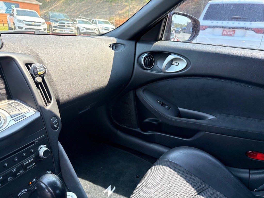 2013 Nissan 370Z Image 21
