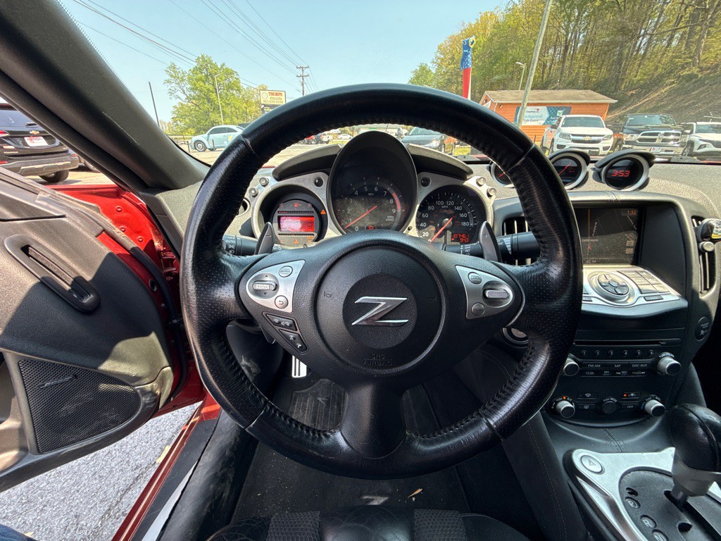 2013 Nissan 370Z Image 25