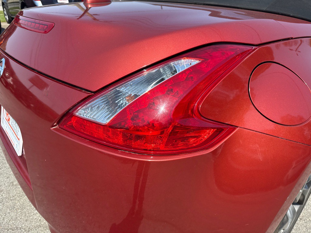 2013 Nissan 370Z Image 29