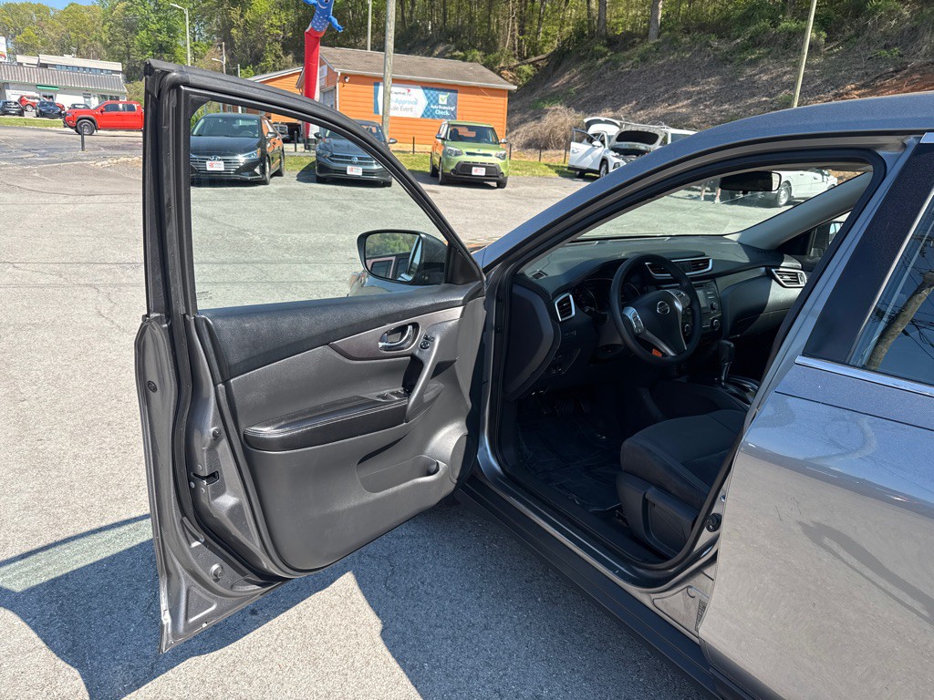 2016 Nissan Rogue Image 9