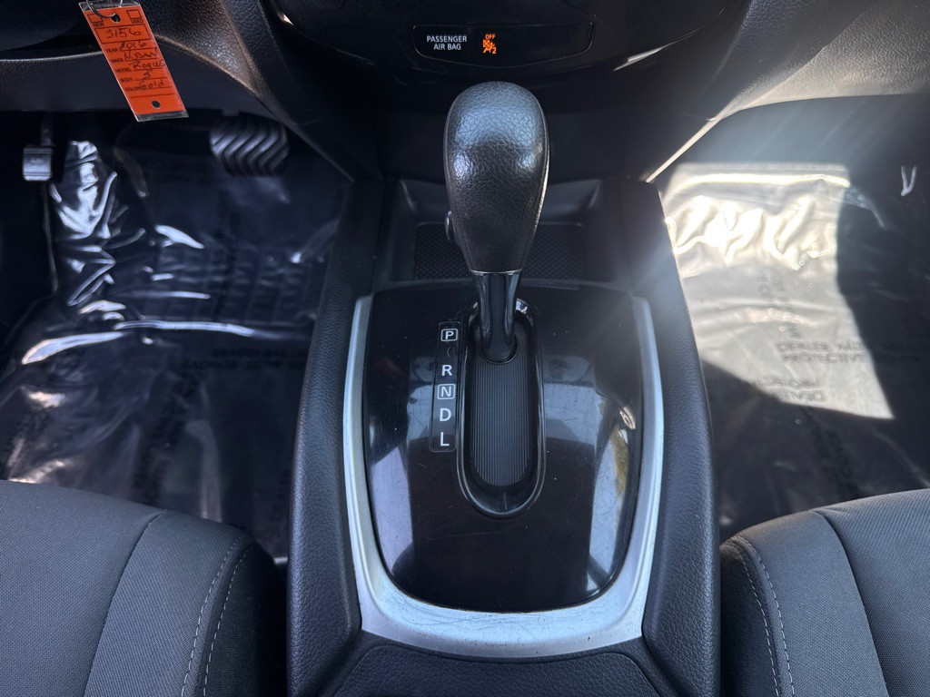 2016 Nissan Rogue Image 19