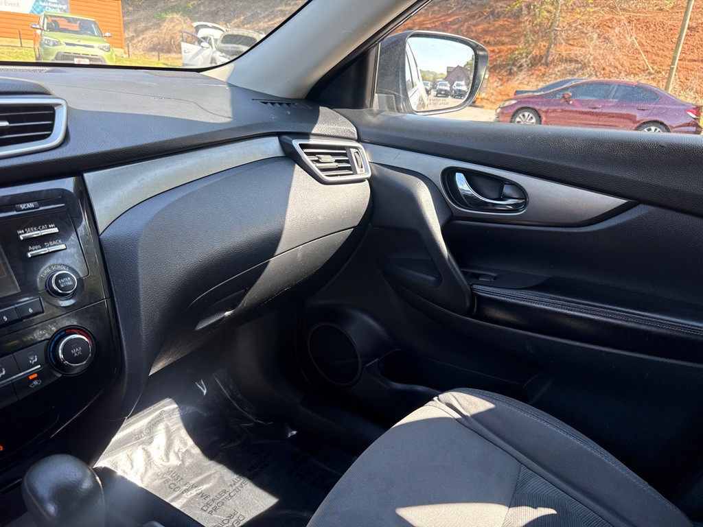 2016 Nissan Rogue Image 20