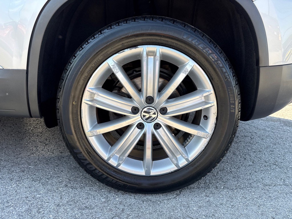 2013 Volkswagen Tiguan Image 25