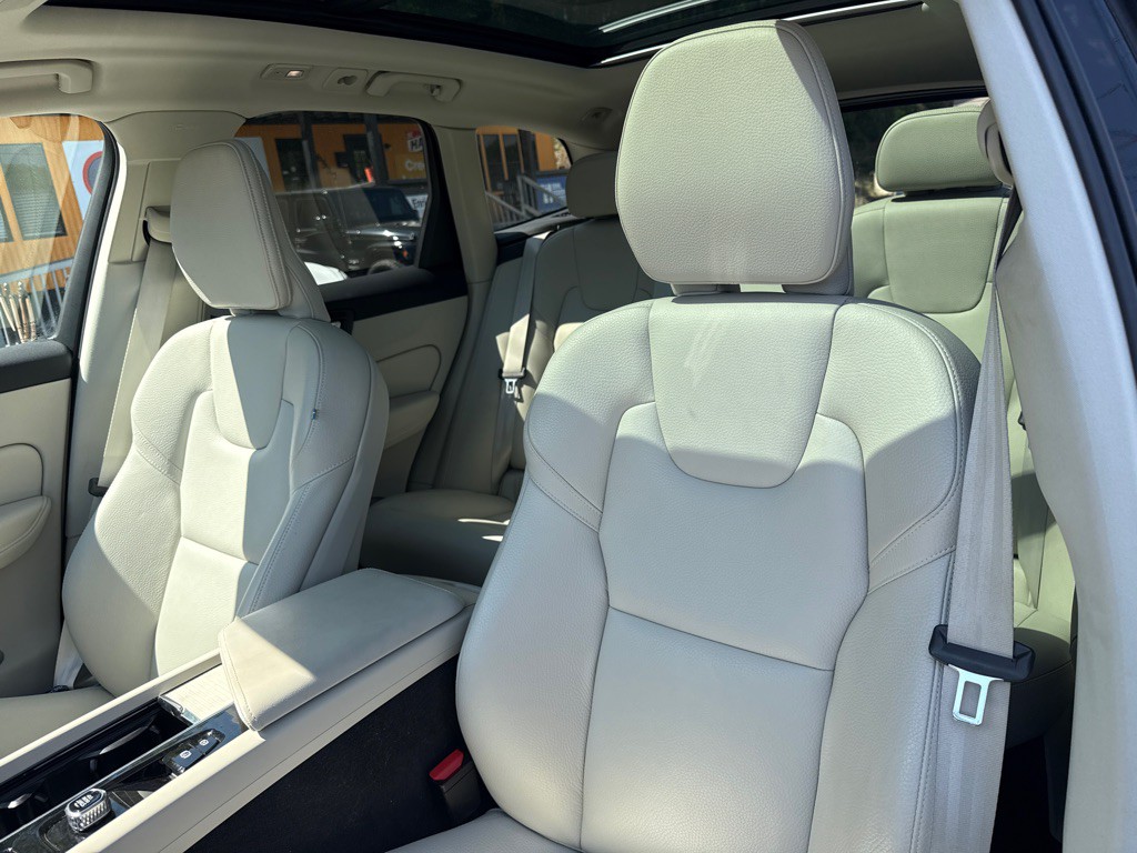 2023 Volvo XC60 Image 12