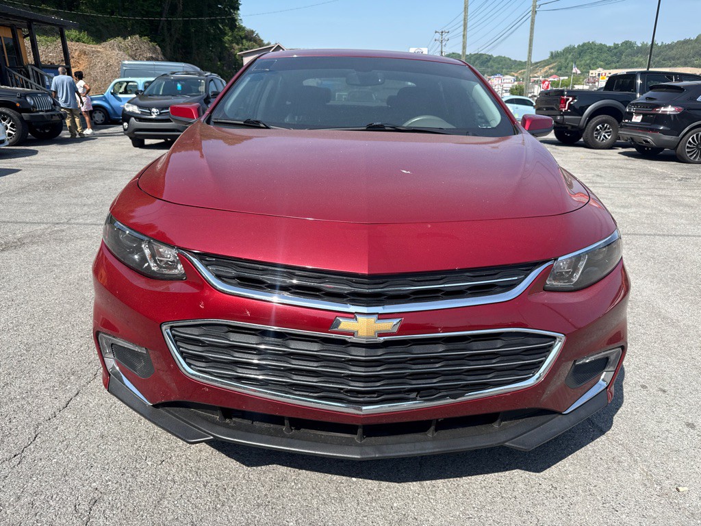 2018 Chevrolet Malibu Image 2