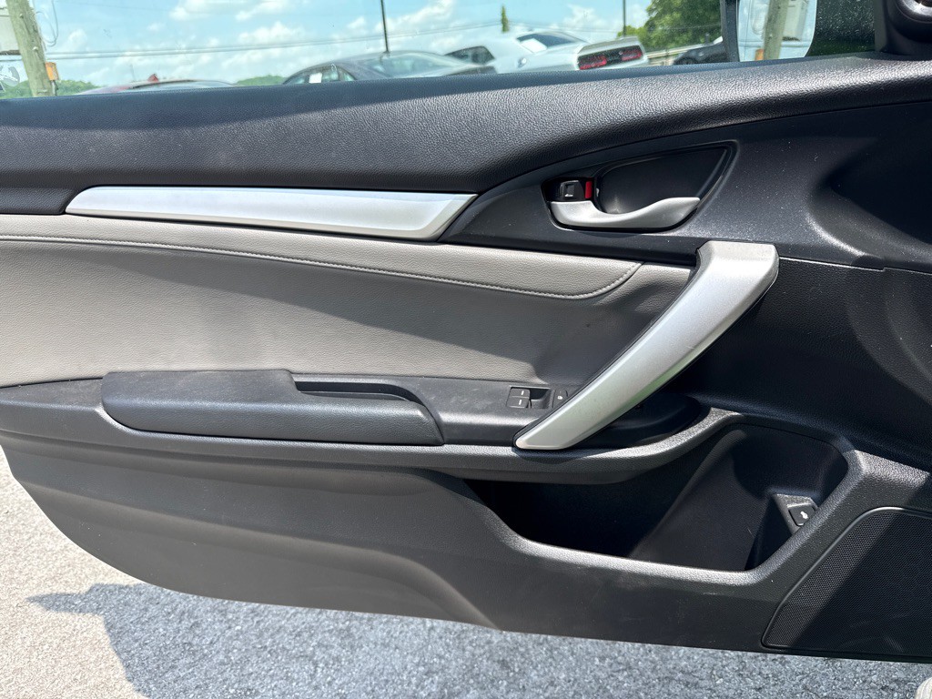 2016 Honda Civic Image 18