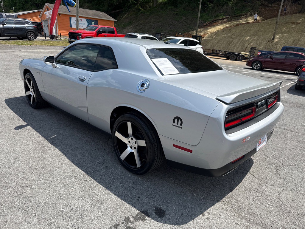 2019 Dodge Challenger Image 5
