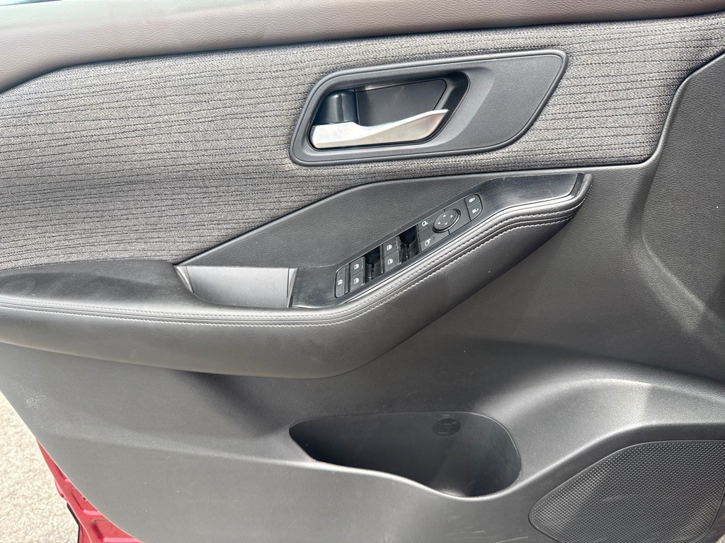 2023 Nissan Rogue Image 24