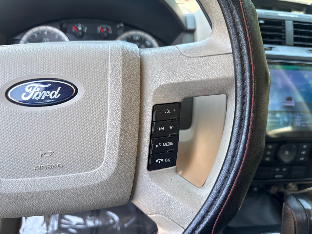 2010 Ford Escape Image 16