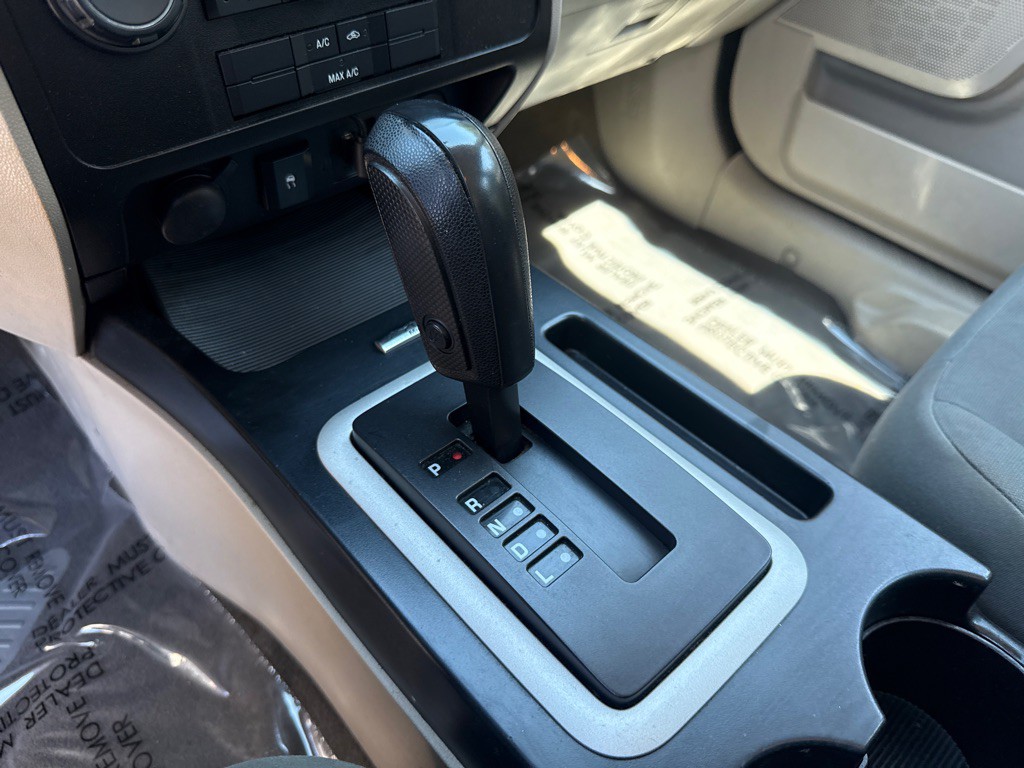 2010 Ford Escape Image 19