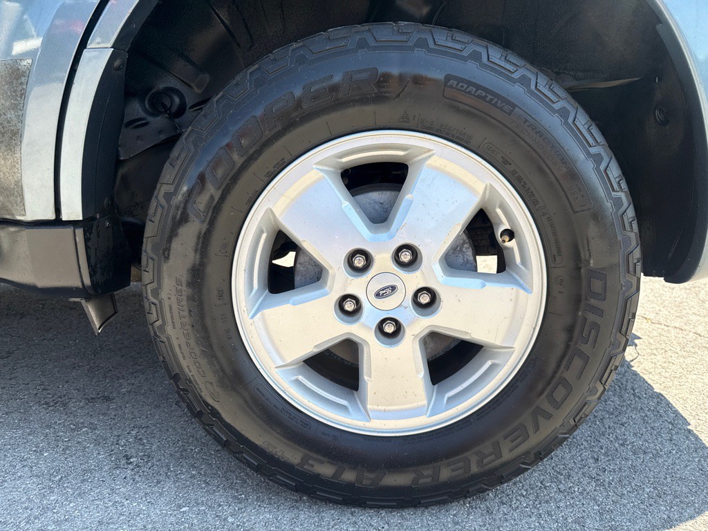 2010 Ford Escape Image 24