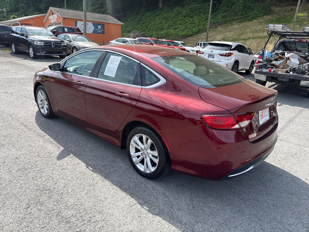 2015 Chrysler 200 Image 5