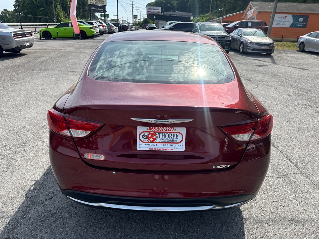 2015 Chrysler 200 Image 6
