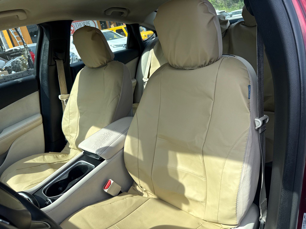 2015 Chrysler 200 Image 11