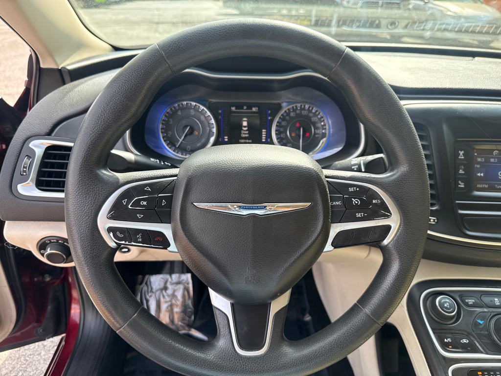 2015 Chrysler 200 Image 13