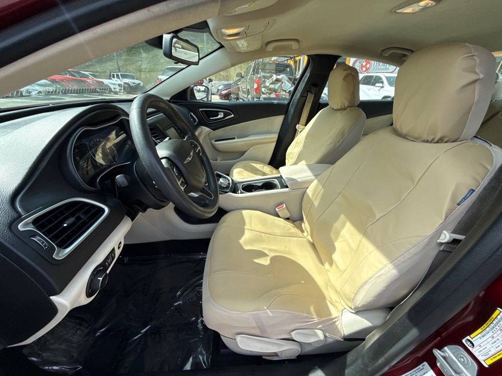 2015 Chrysler 200 Image 20