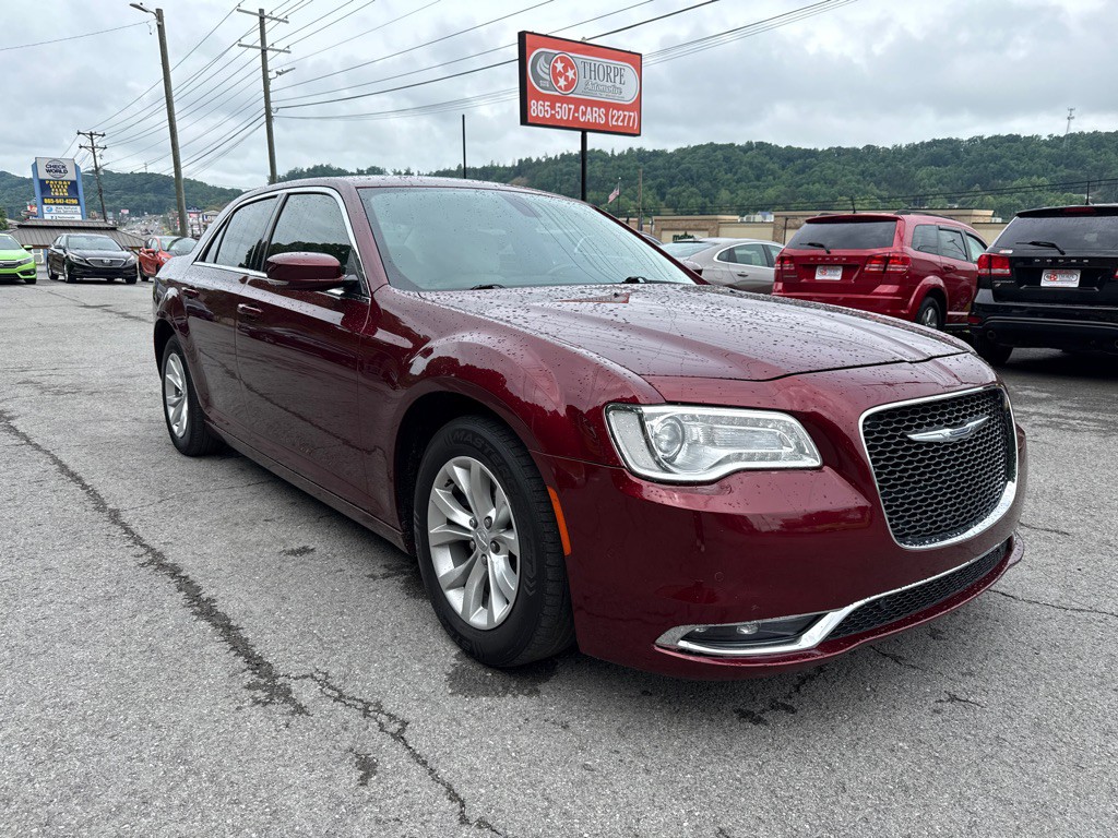 2016 Chrysler 300 Image 1