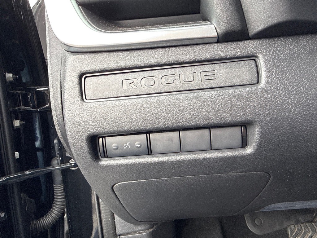 2021 Nissan Rogue Image 15