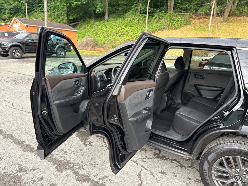 2021 Nissan Rogue Image 24
