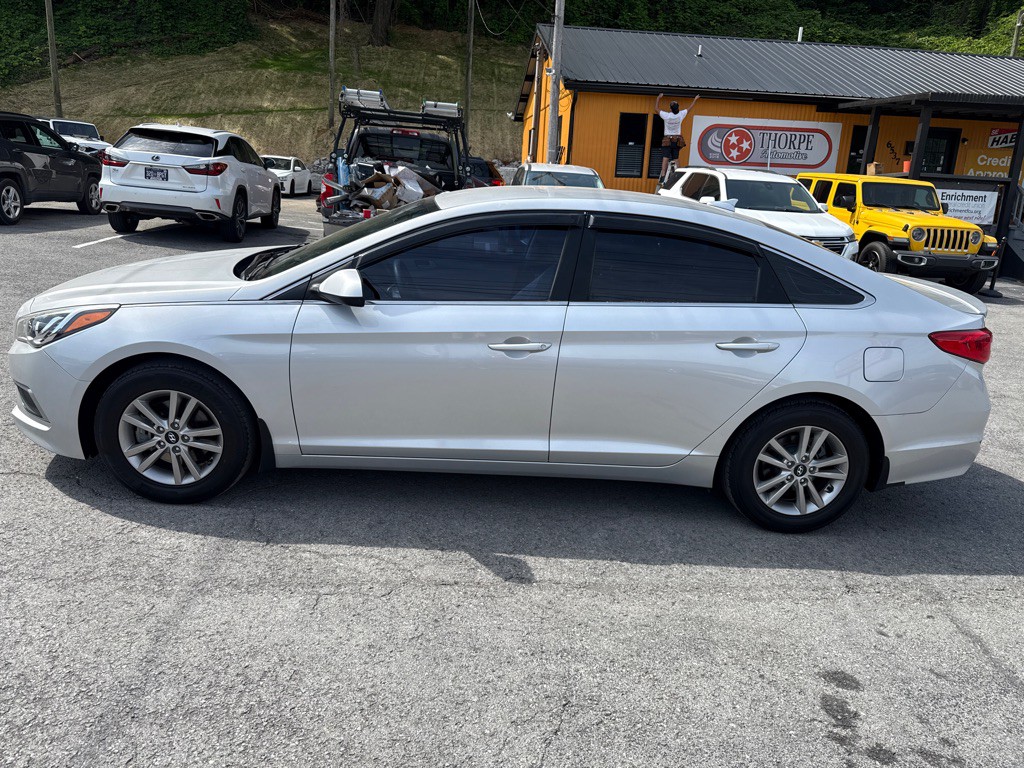 2017 Hyundai Sonata Image 4