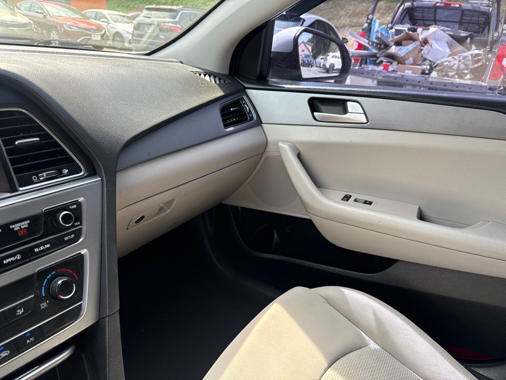2017 Hyundai Sonata Image 19