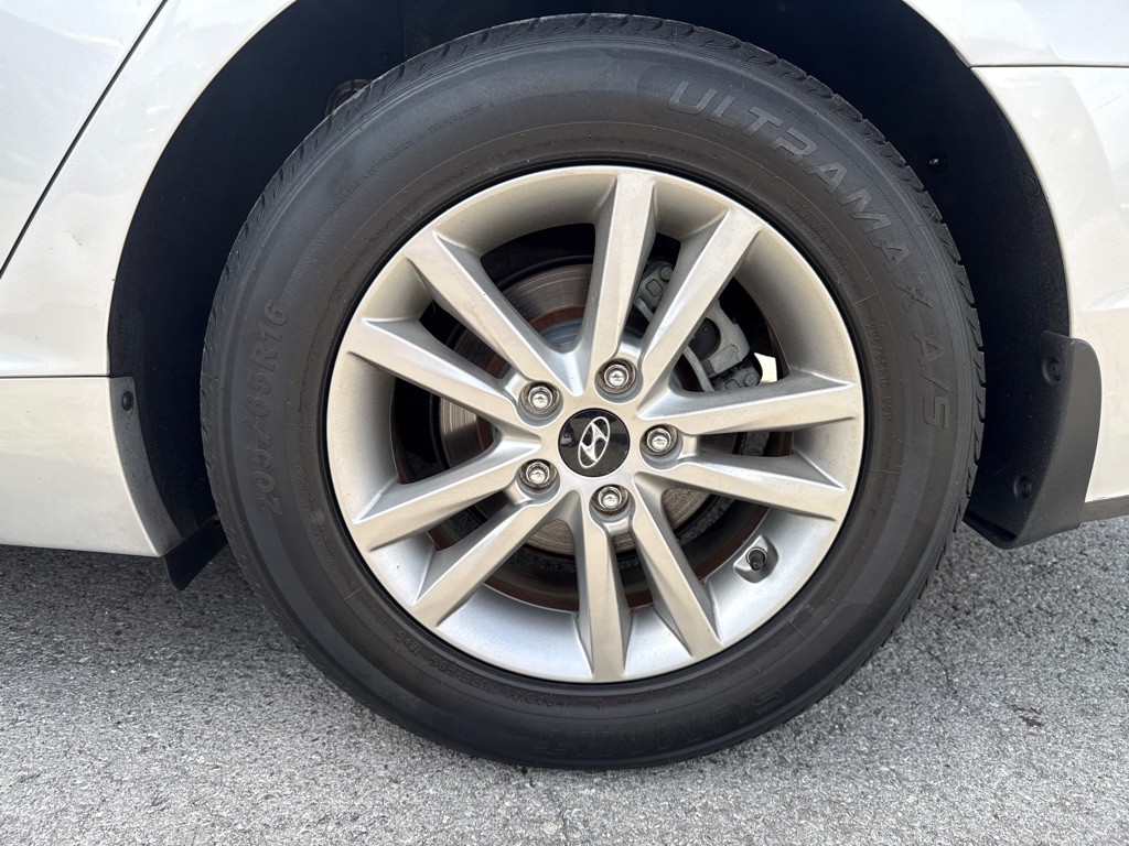 2017 Hyundai Sonata Image 22