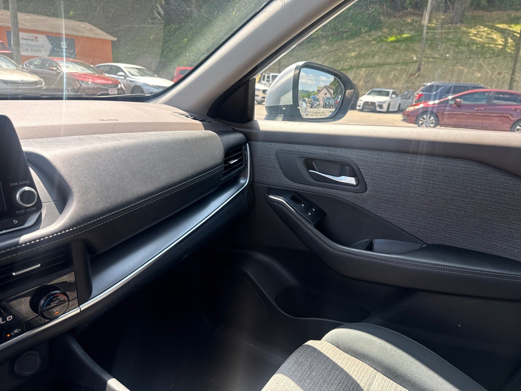 2023 Nissan Rogue Image 18