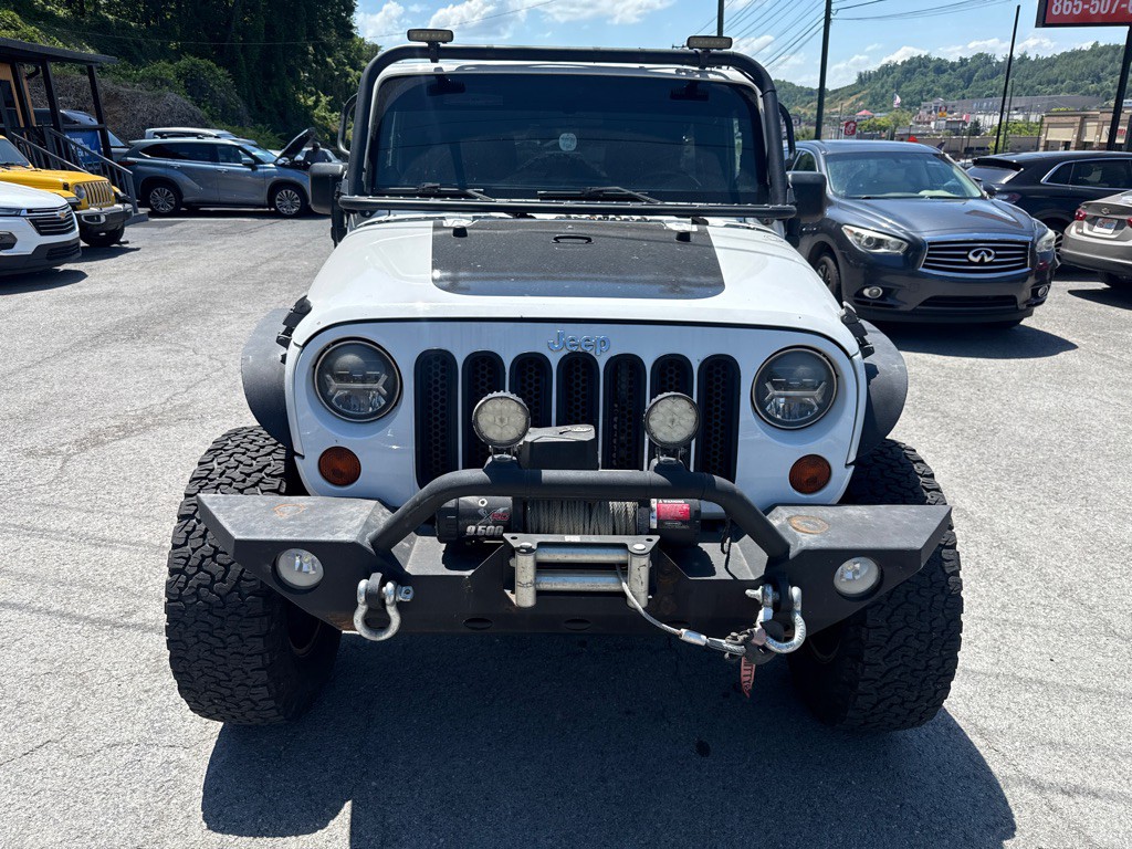 2011 Jeep Wrangler Unlimited Image 2