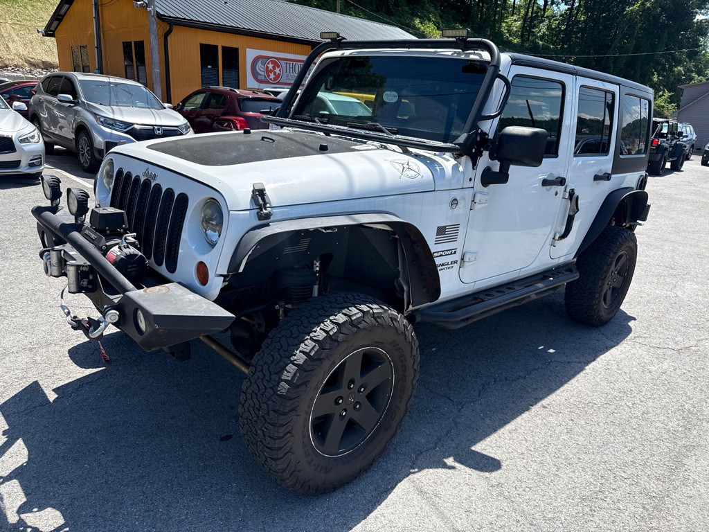 2011 Jeep Wrangler Unlimited Image 3