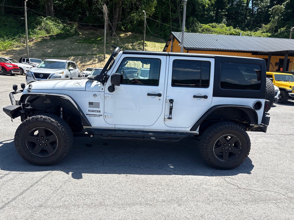 2011 Jeep Wrangler Unlimited Image 4