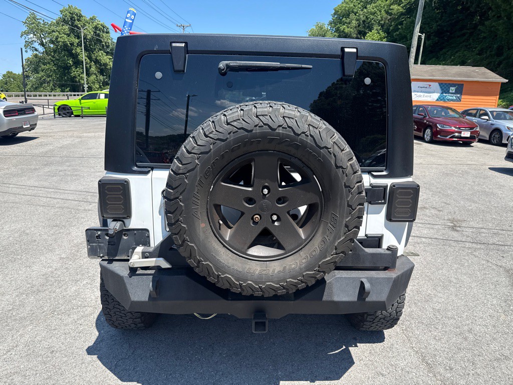 2011 Jeep Wrangler Unlimited Image 6
