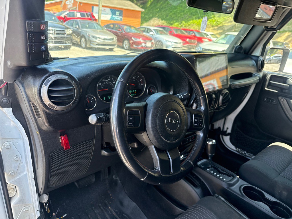 2011 Jeep Wrangler Unlimited Image 10