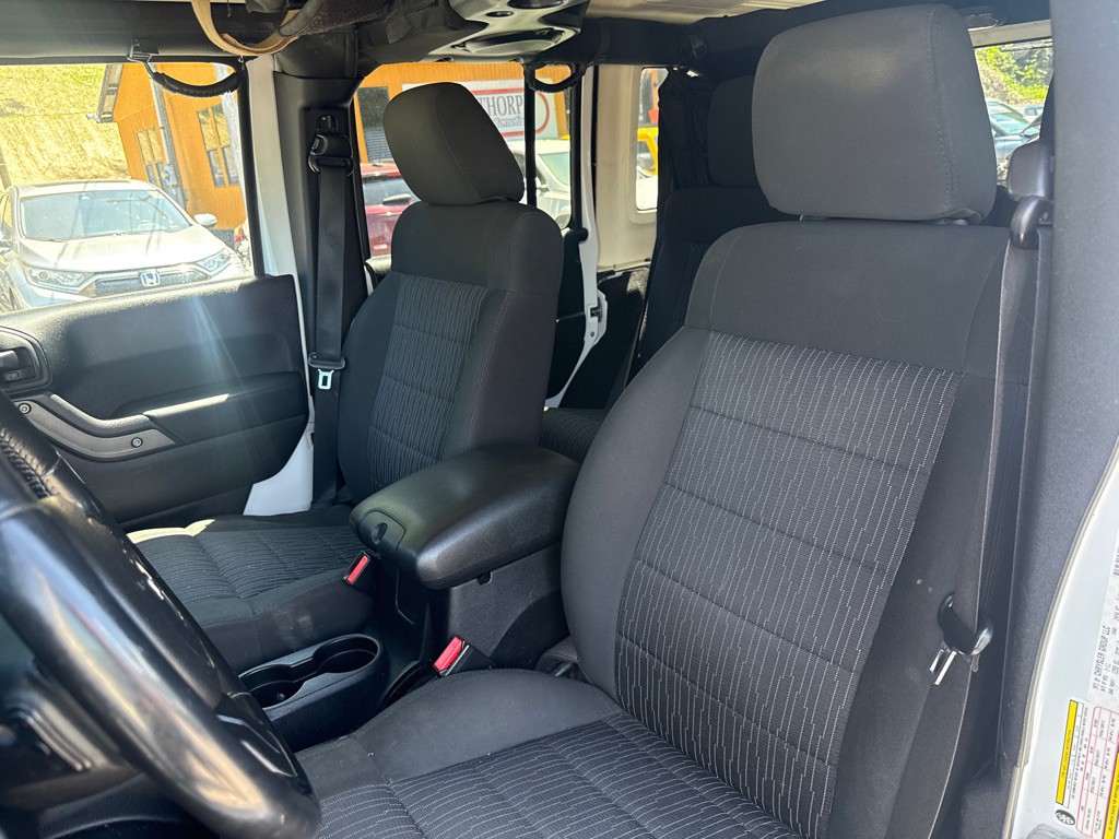 2011 Jeep Wrangler Unlimited Image 11
