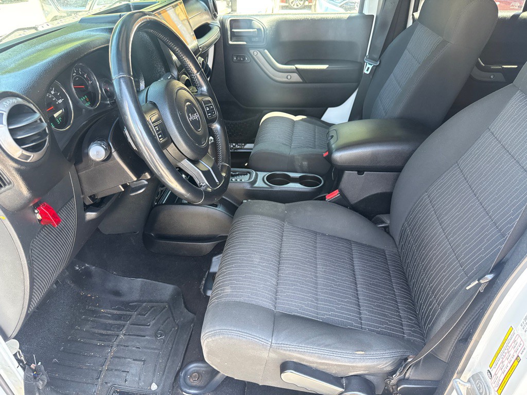 2011 Jeep Wrangler Unlimited Image 12