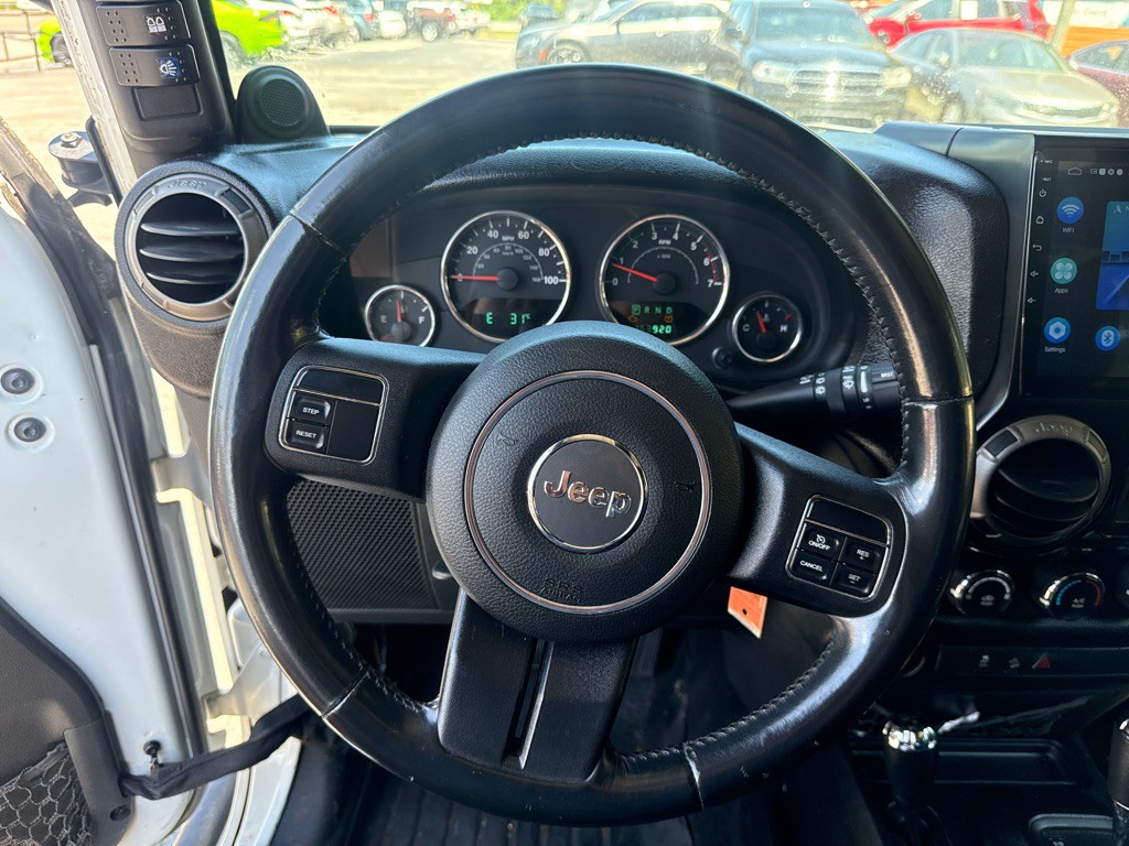 2011 Jeep Wrangler Unlimited Image 13