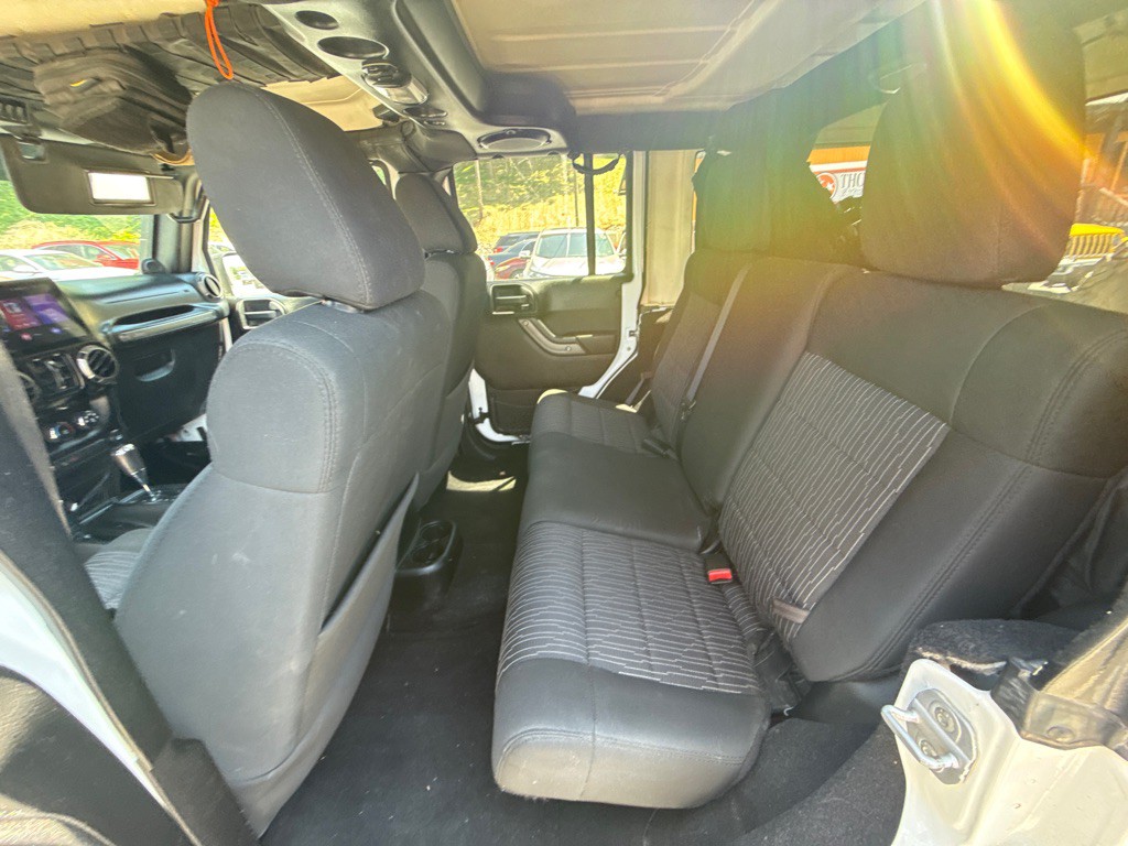 2011 Jeep Wrangler Unlimited Image 22
