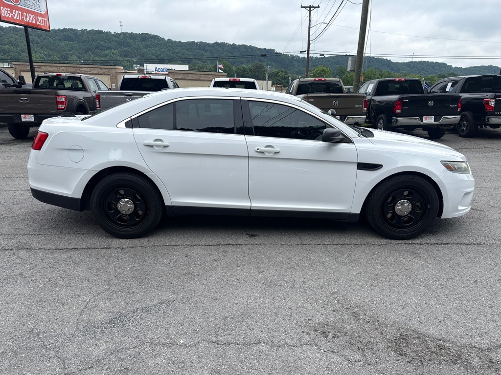 2017 Ford Taurus Image 8