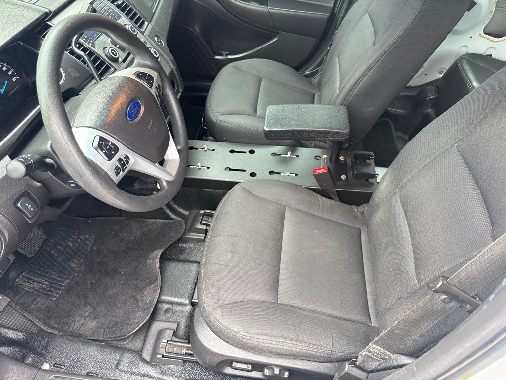 2017 Ford Taurus Image 13