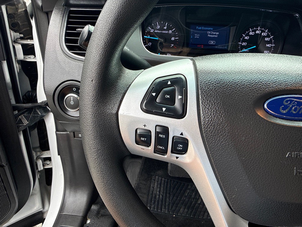 2017 Ford Taurus Image 16