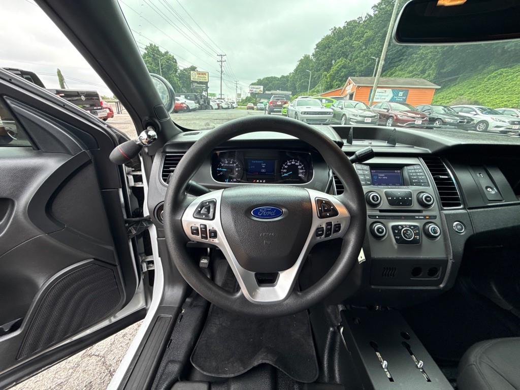 2017 Ford Taurus Image 22