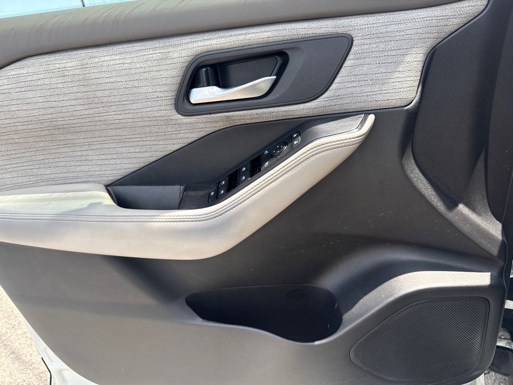 2023 Nissan Rogue Image 19