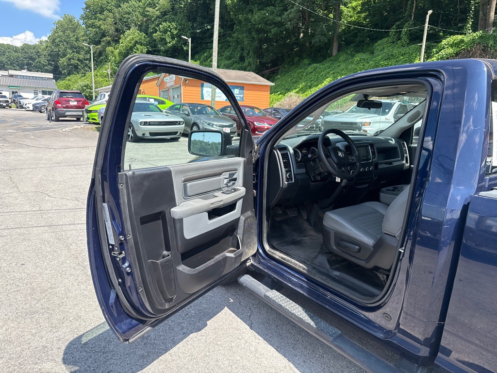 2017 RAM 1500 Image 9