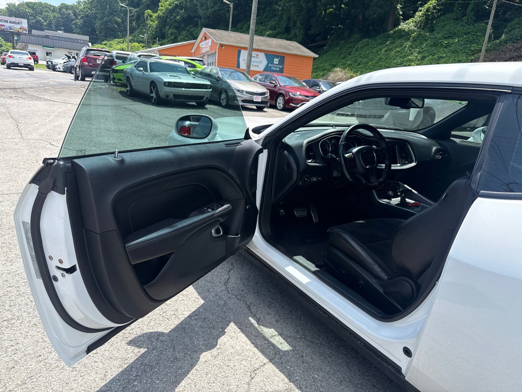 2019 Dodge Challenger Image 9