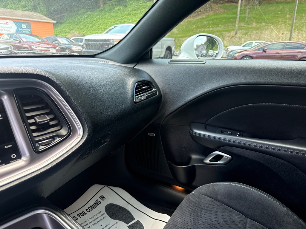 2019 Dodge Challenger Image 17
