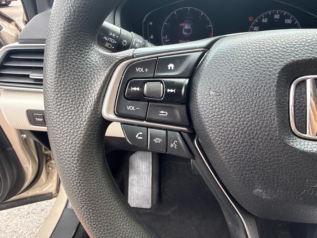 2018 Honda Accord Image 16