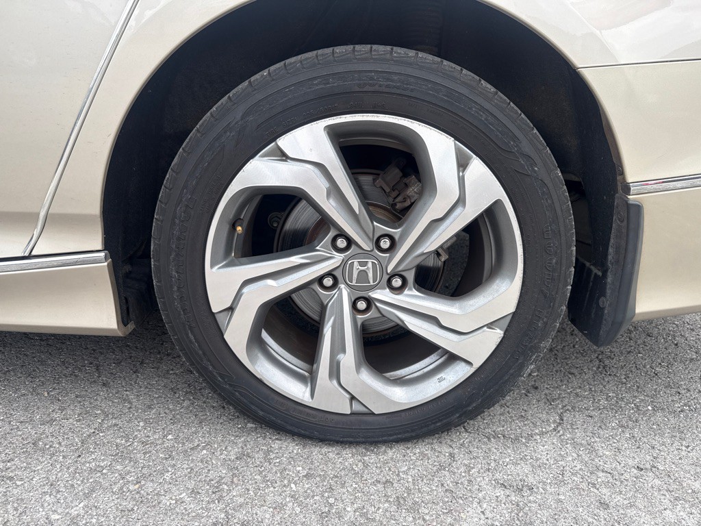 2018 Honda Accord Image 24