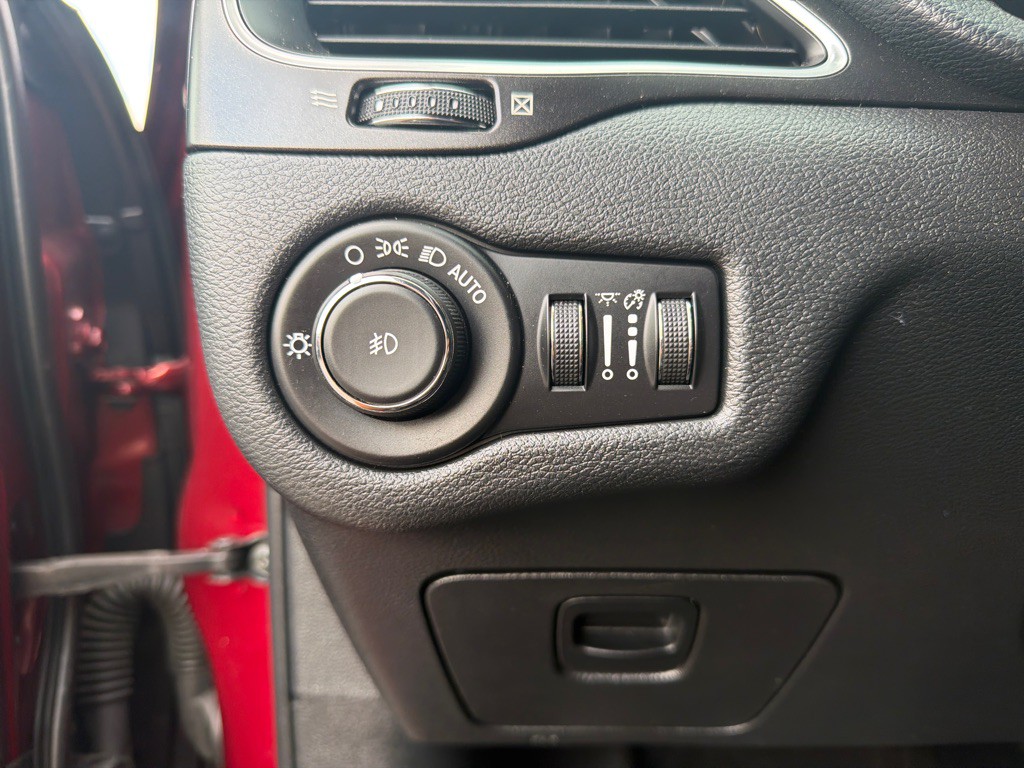 2020 Jeep Cherokee Image 15