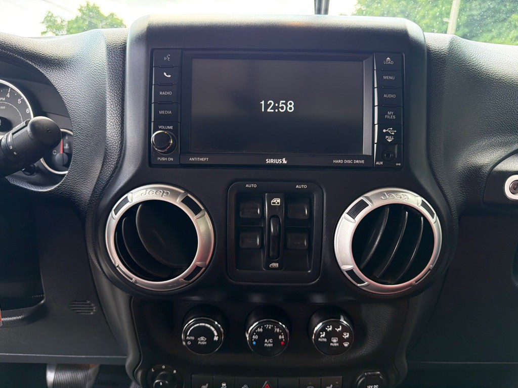 2014 Jeep Wrangler Unlimited Image 20