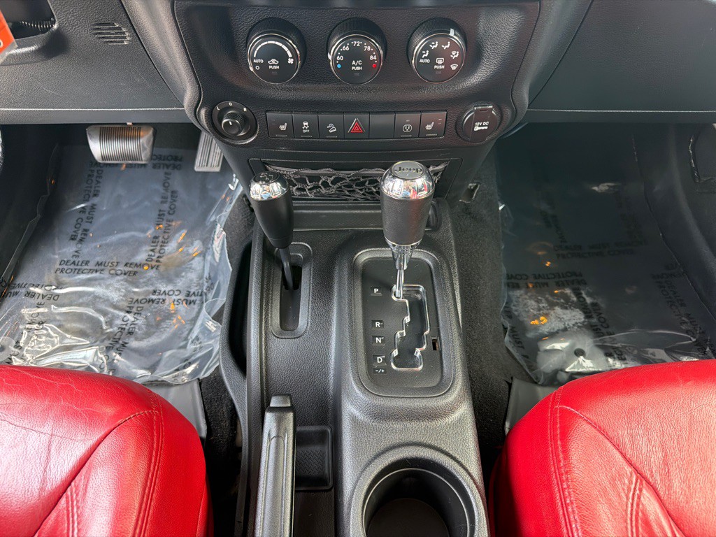 2014 Jeep Wrangler Unlimited Image 21